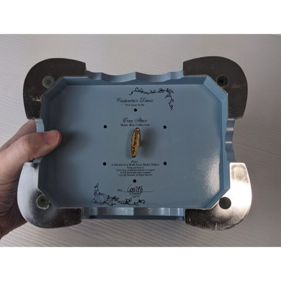 DISNEY CINDERELLA’S DANCE RARE 1ST ISSUE IN THE EVER AFTER MUSIC BOX COLLECTION - Picture 12 of 15